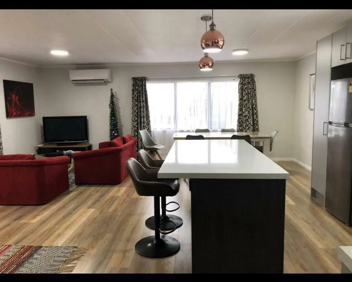 Aroha Nui Rotorua Villa Holiday home